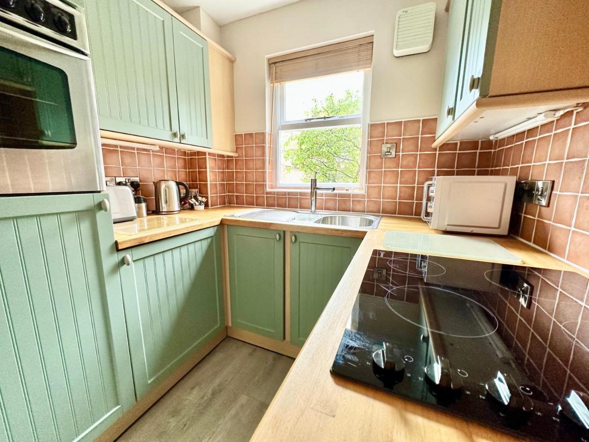 Cherry Blossom Cottage Йорк Екстериор снимка